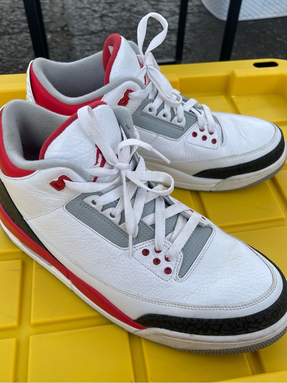 Jordan 3 Retro Men’s White/Fire Red/Silver Low-Top Sneakers